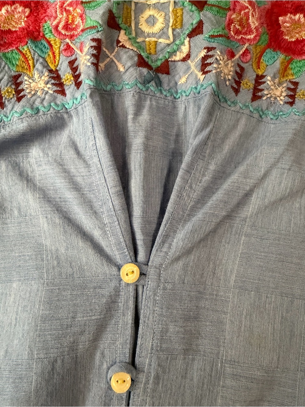 JOHNNY WAS Embroidered Button Down Chambray Shirt Back Buttons XS - Picture 9 of 11
